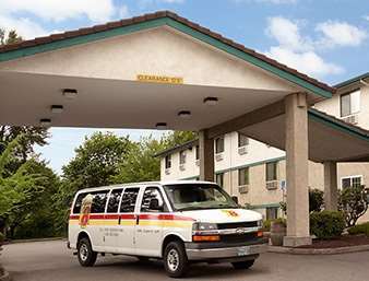 Super 8 By Wyndham Airport Hotel
